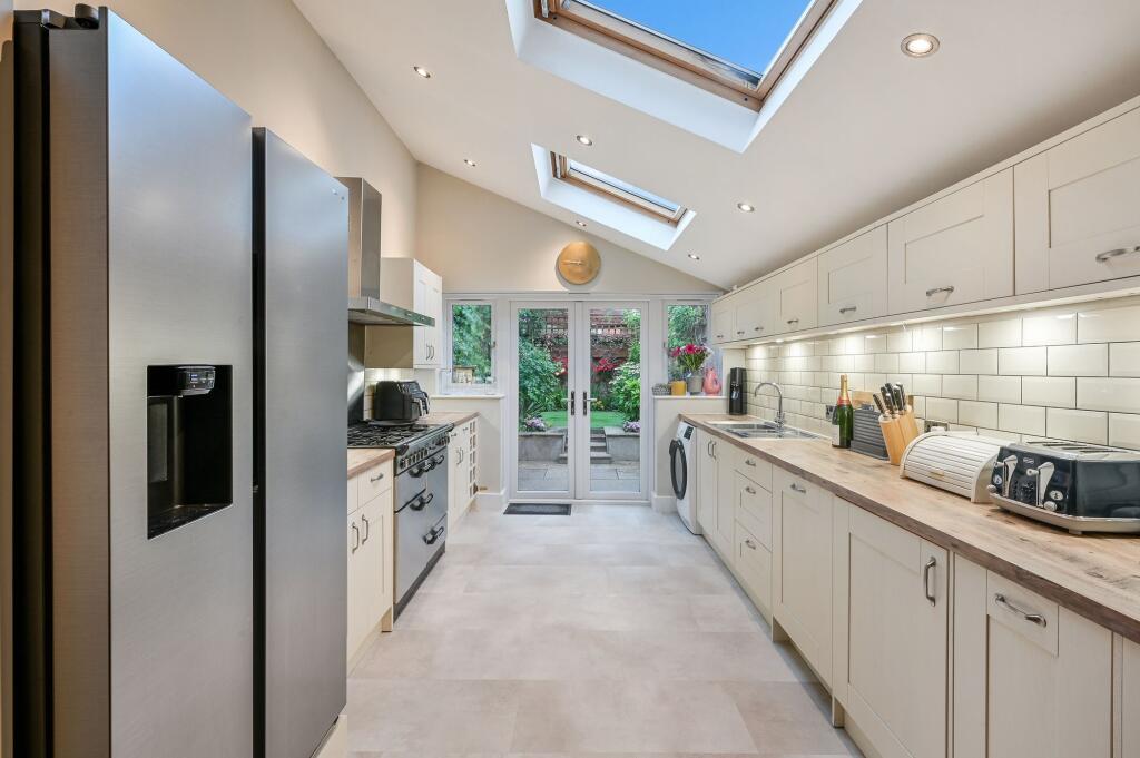 House in Kingston upon Thames - View 4