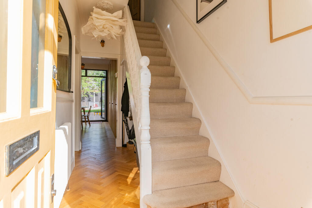 House in London, Anerley - More