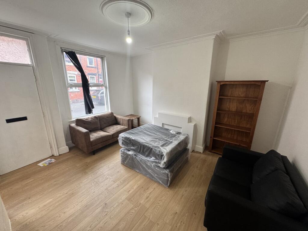 House in Leeds - View 4