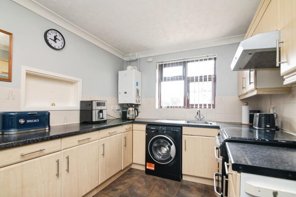 House in Dudley, West Midlands - View 2