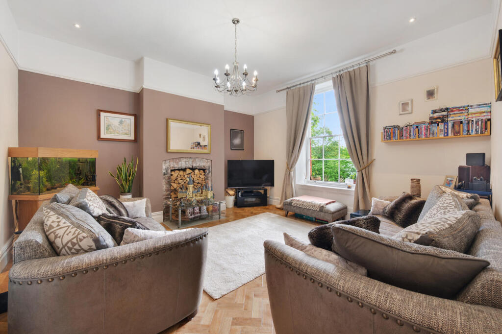Apartment in Trafford, Greater Manchester - View 3