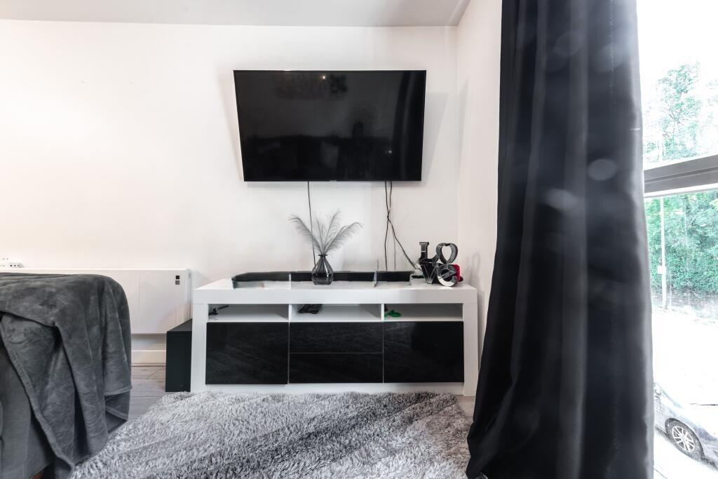 Apartment in Birmingham, Lyndon Green - View 4