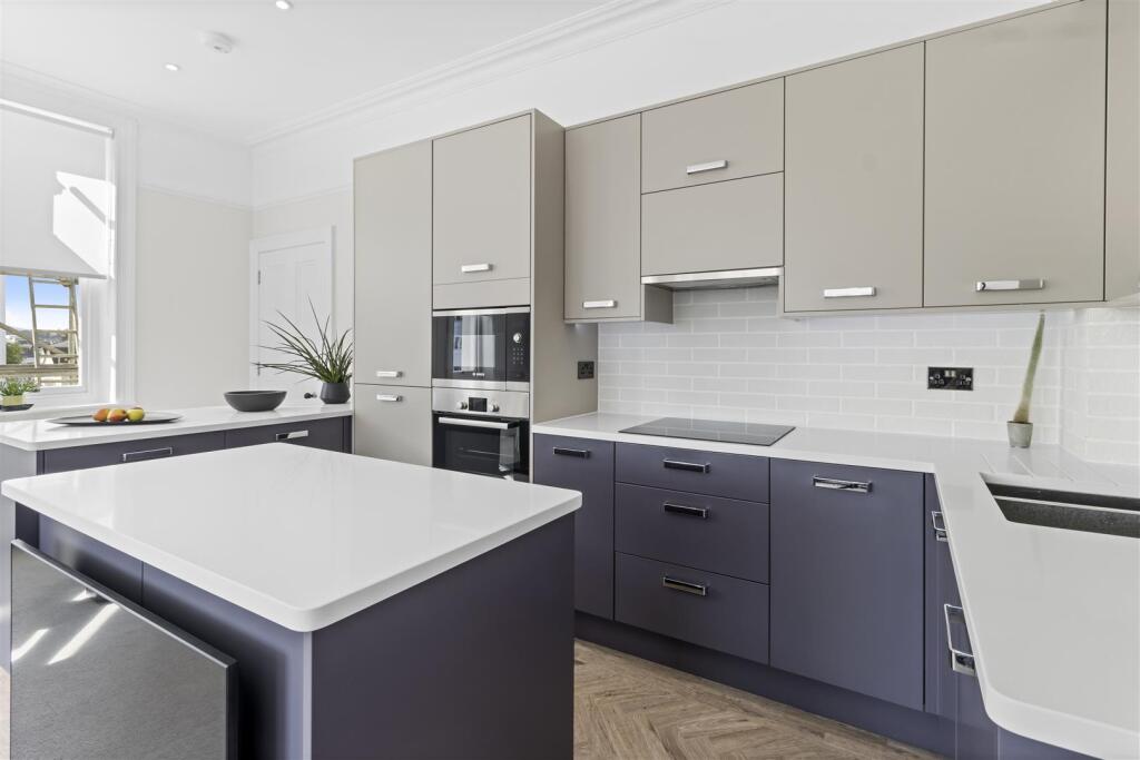 Apartment in Brighton - View 4