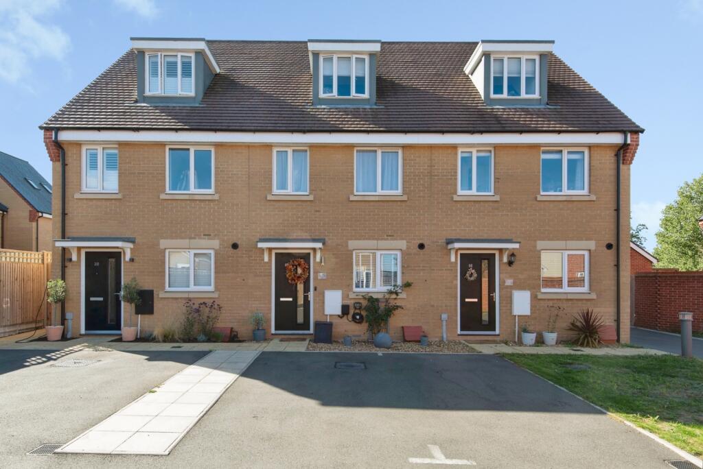 3-bed terraced on Lynton Edge, Biggleswade, Bedfordshire, SG18, £375,000