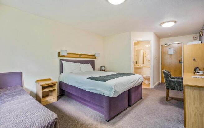 8690270-interior38.jpg