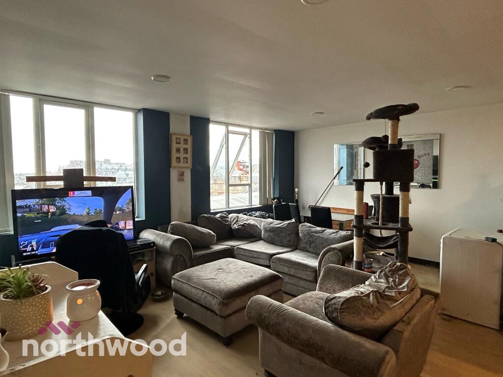 2-bed flat on North House, Southport, PR8, £60,000
