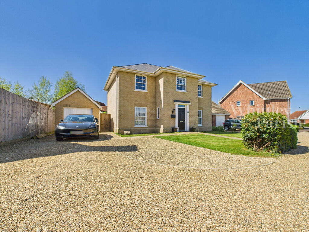 Main image of property: Sterlet Grove, Mulbarton, Norwich, NR14 8FS