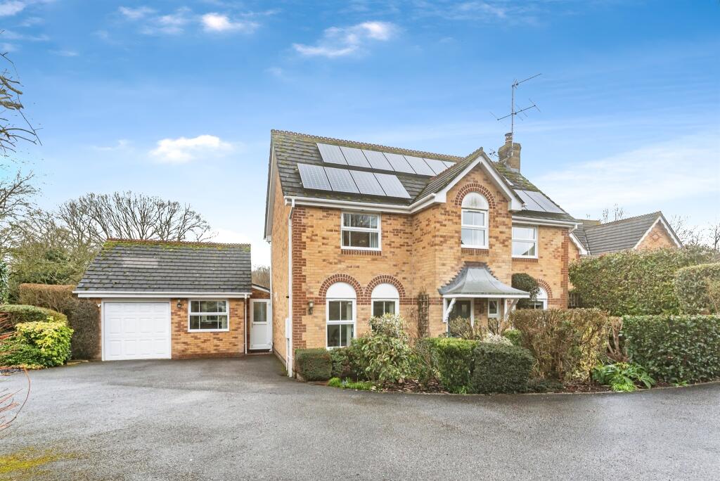 Main image of property: Painters Pightle, Hook