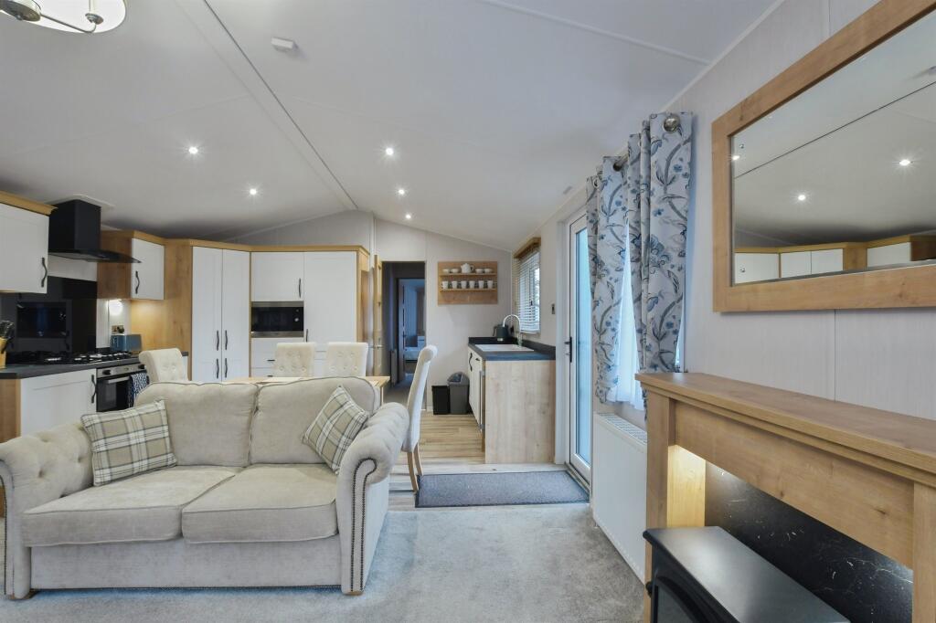 Central Way, Godshill, Fordingbridge photo 3