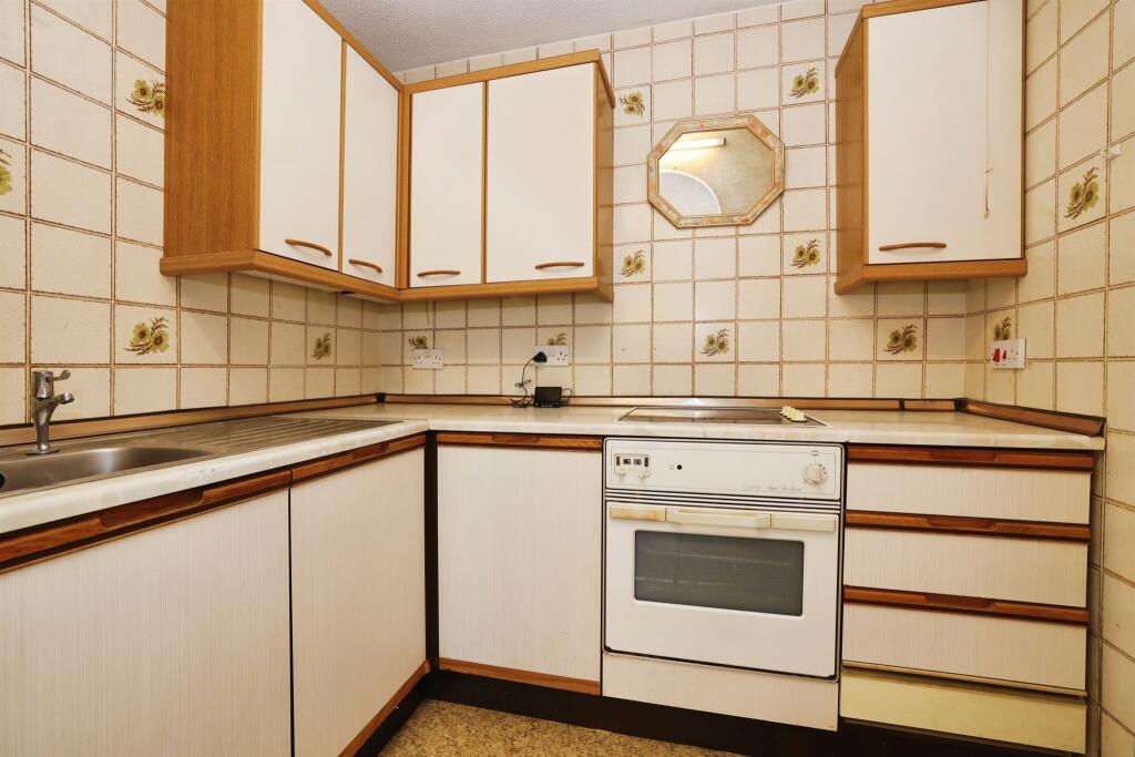 Apartment in Salisbury - View 5