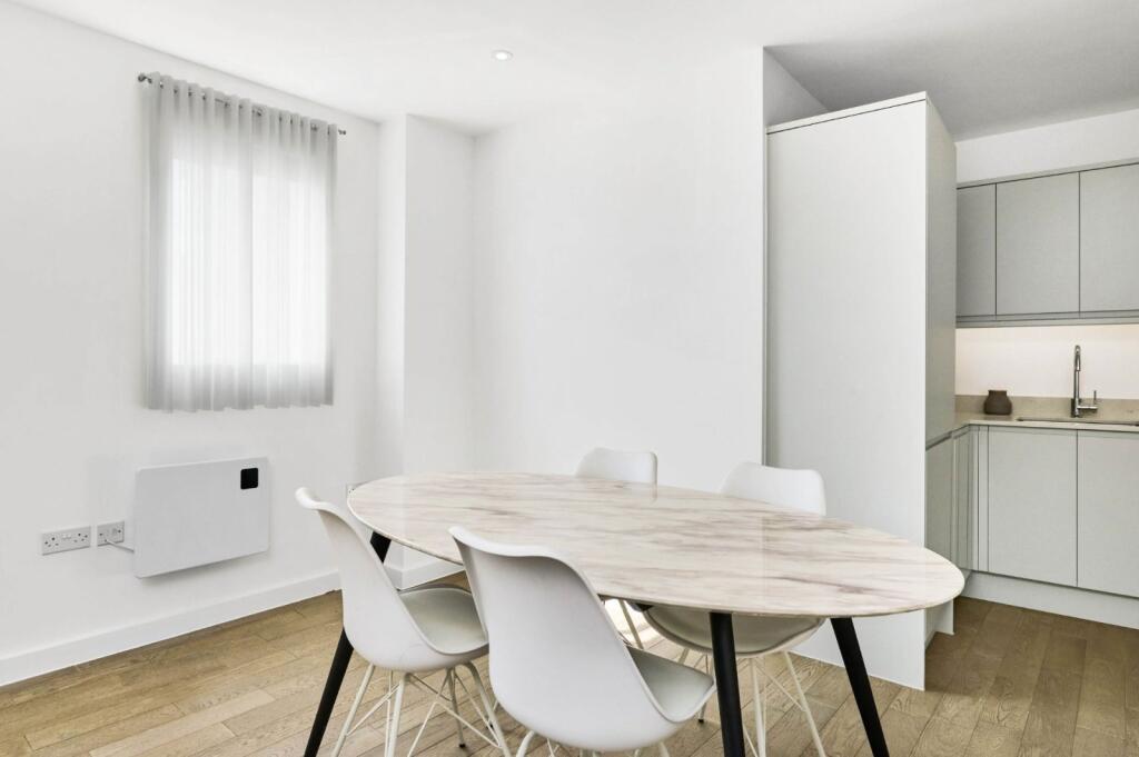 Apartment in London - View 3