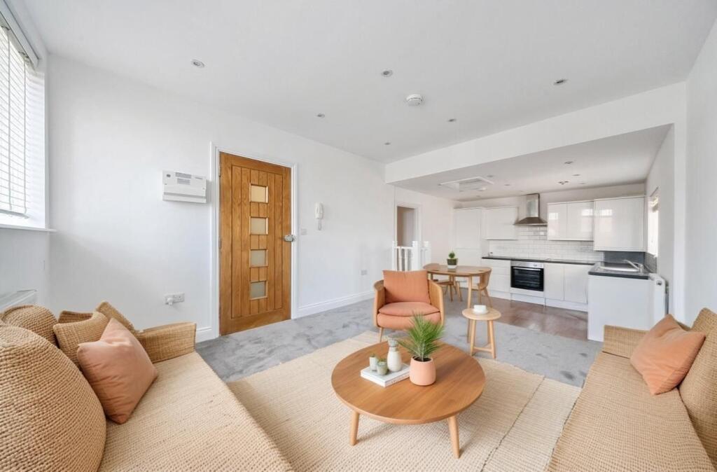 Main image of property: High Street, Chislehurst, Kent, BR7
