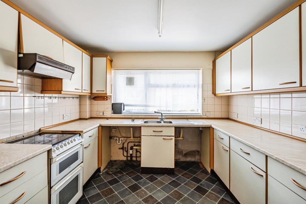 House in Eastbourne, East Sussex - View 4