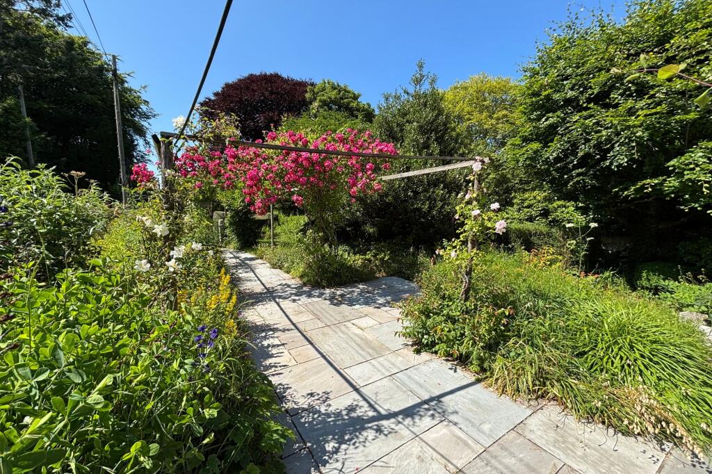 6 Church Road, Mylor, TR11 – další