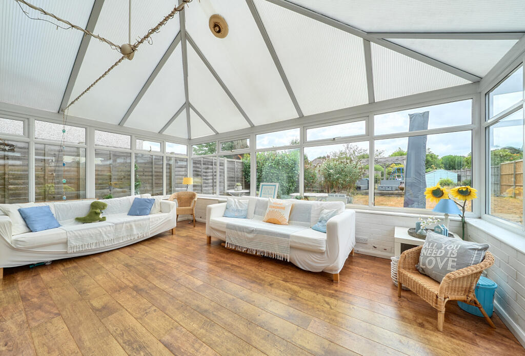 House in Reigate and Banstead, Horley - View 3