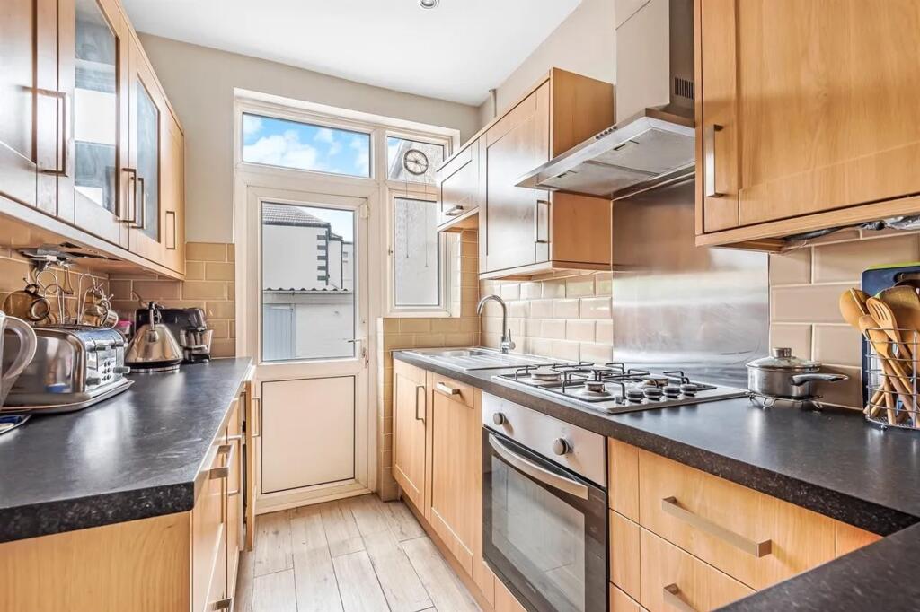 House in Croydon - More