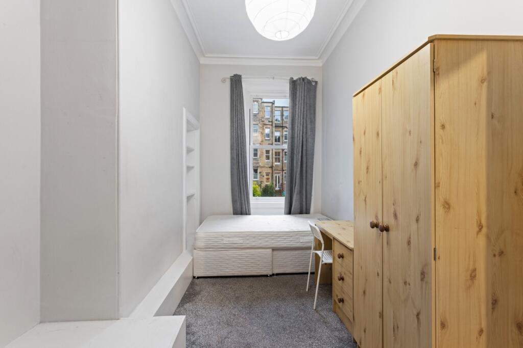 5 bedroom flat for rent