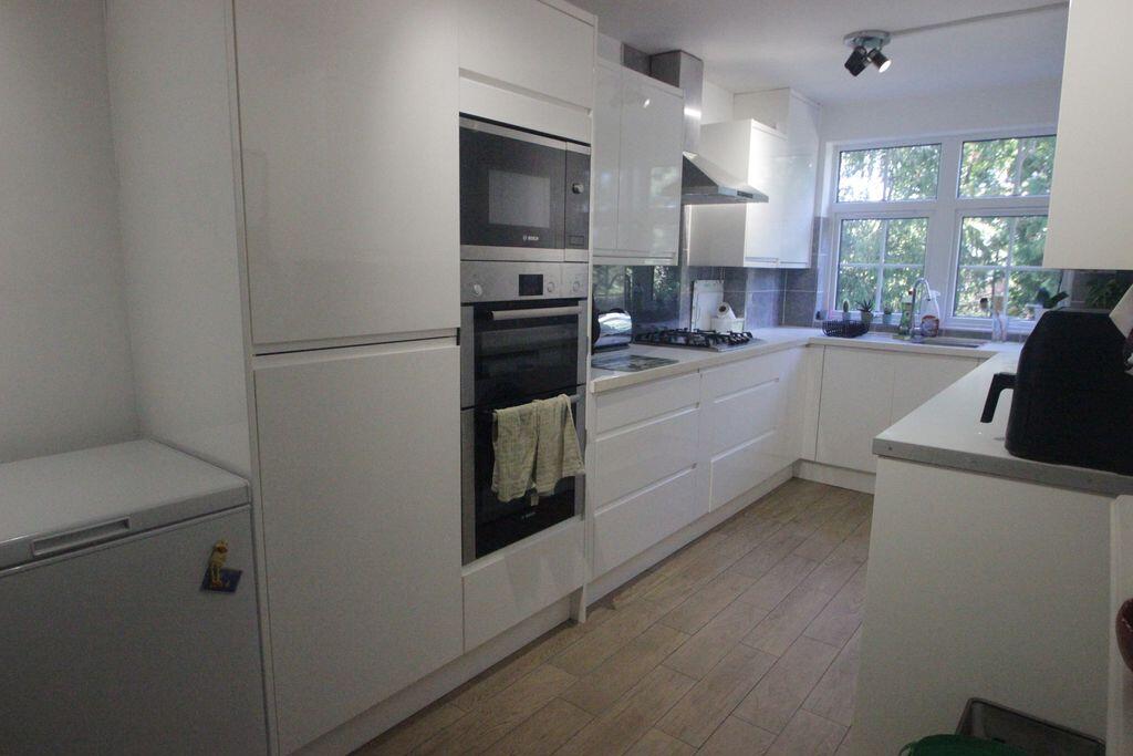 Apartment in Epsom and Ewell, Epsom - View 5