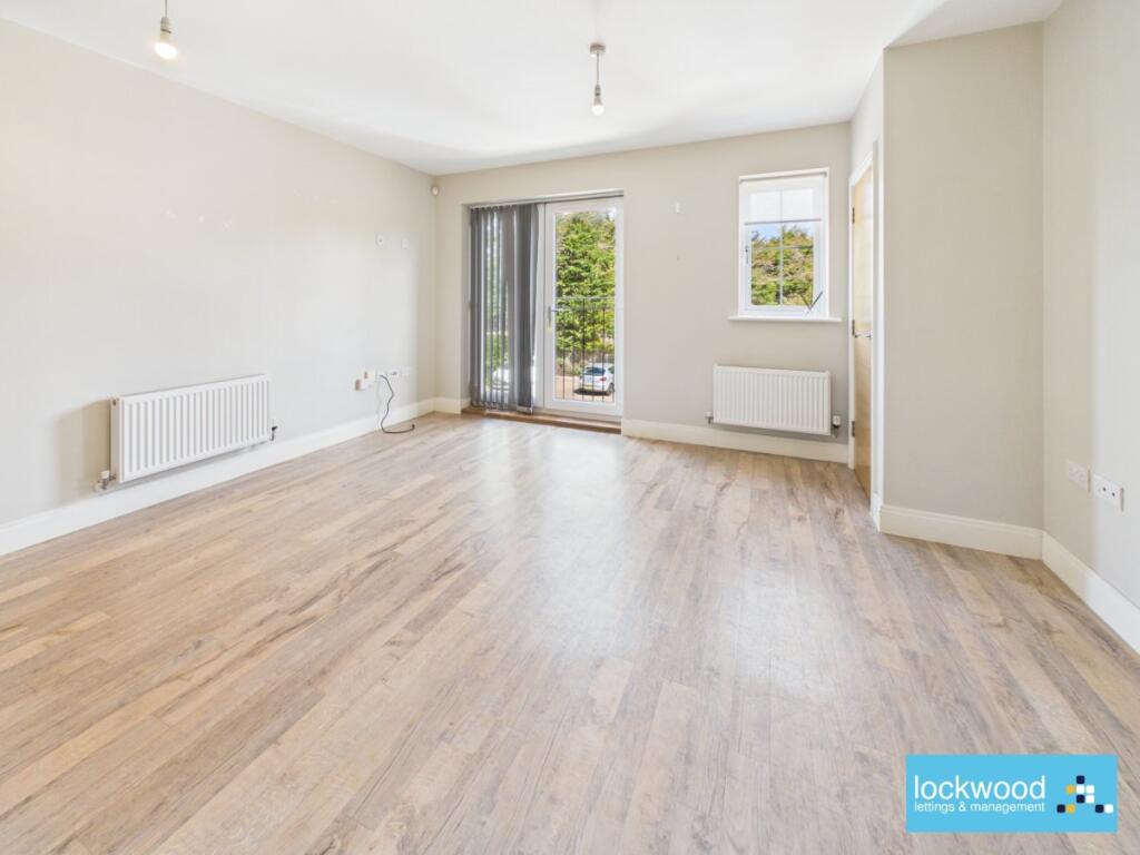 Apartment in Spelthorne, Surrey - More