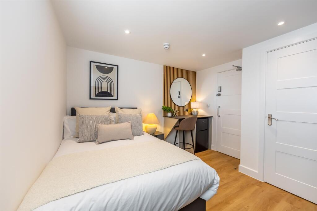 House in Southend-on-Sea - View 4