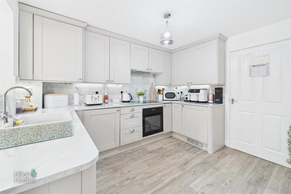House in Burnley, Rose Grove - More