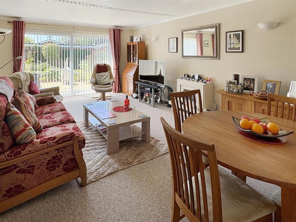 Fishers Close, Littlehampton photo 3