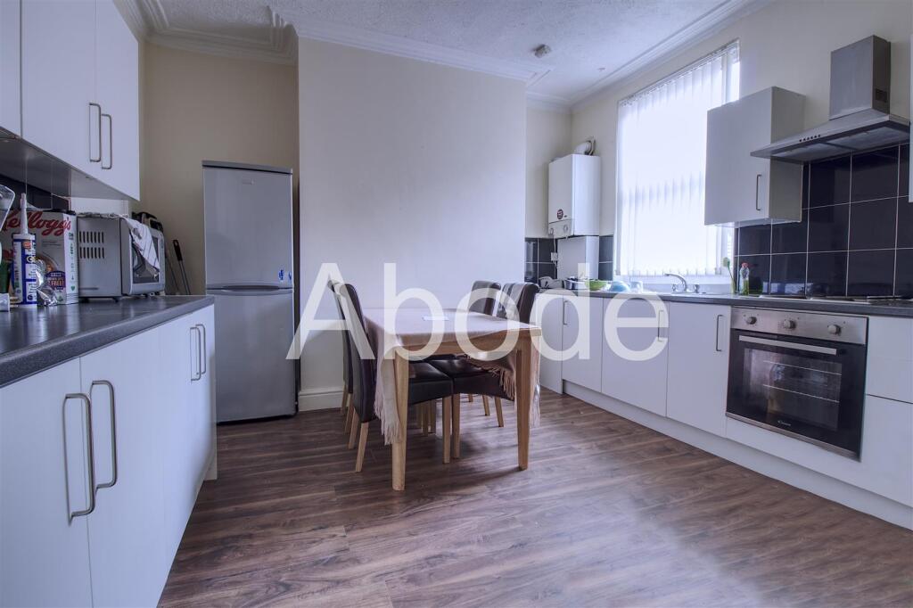 House in Leeds - View 2