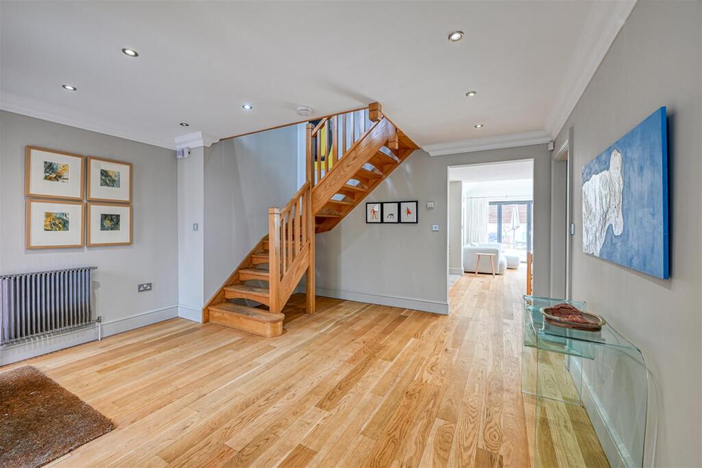 2 Love Lane, Tettenhall, Wolverhampton, WV6 9PJ photo 4