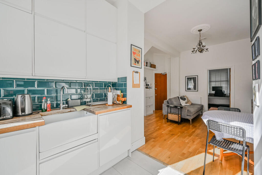 Apartment in London - More