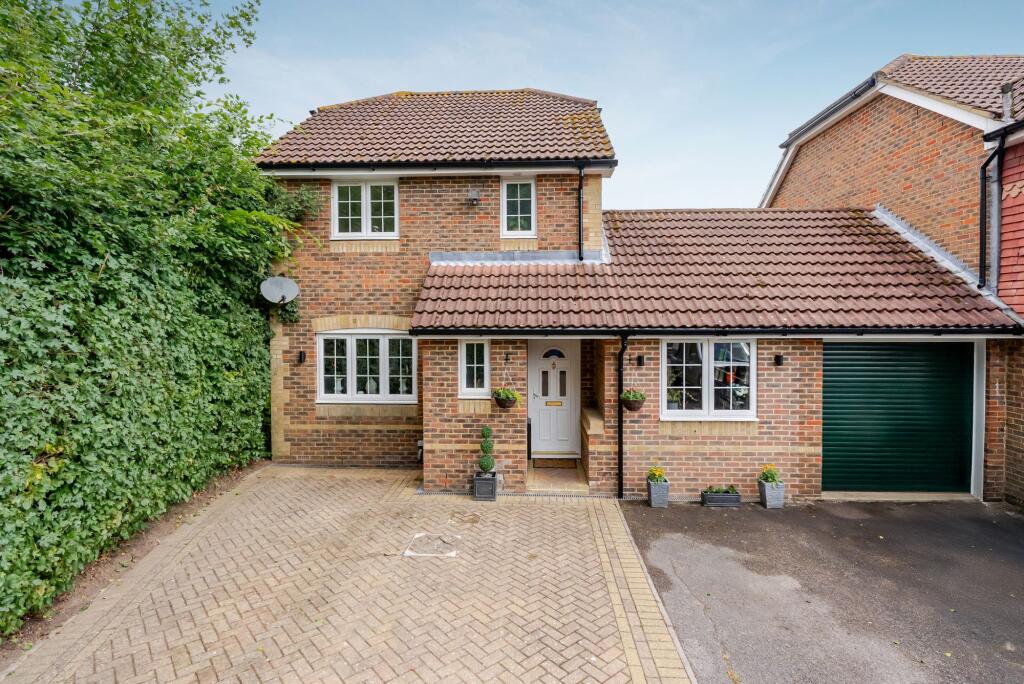 Main image of property: Francis Gardens, Warfield, RG42