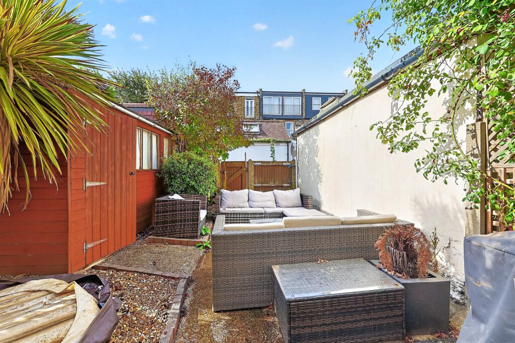 Apartment in London - View 5