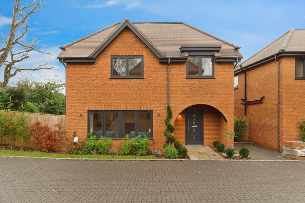 Main image of property: Chartland Close, Leatherhead Road, Great Bookham, Surrey, KT23