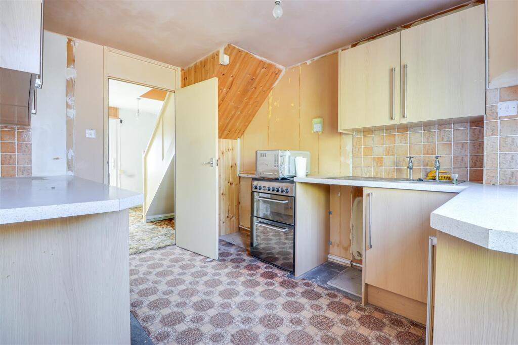 House in Southend-on-Sea - More
