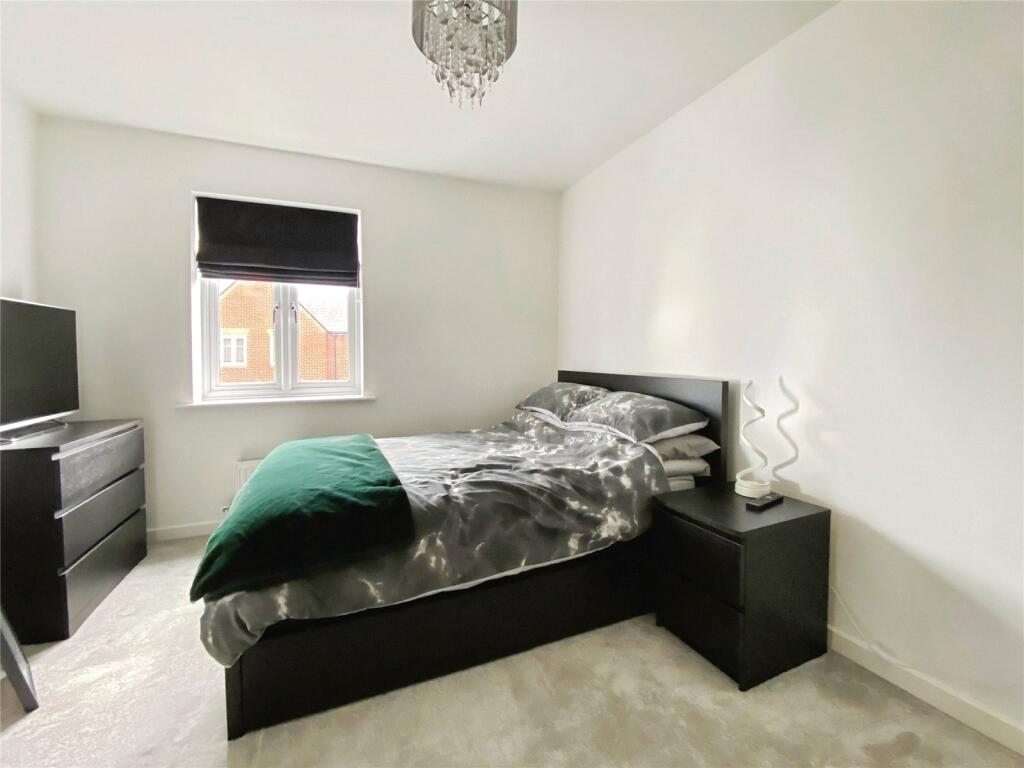 Apartment in Wokingham - View 4