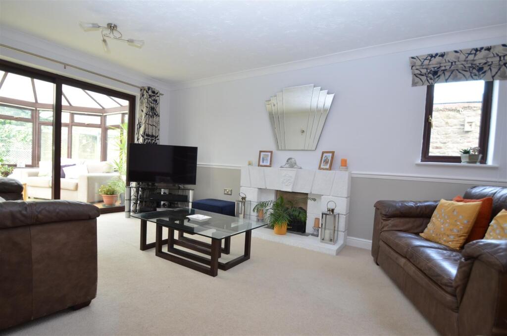 Caversham Drive, Nailsea photo 4