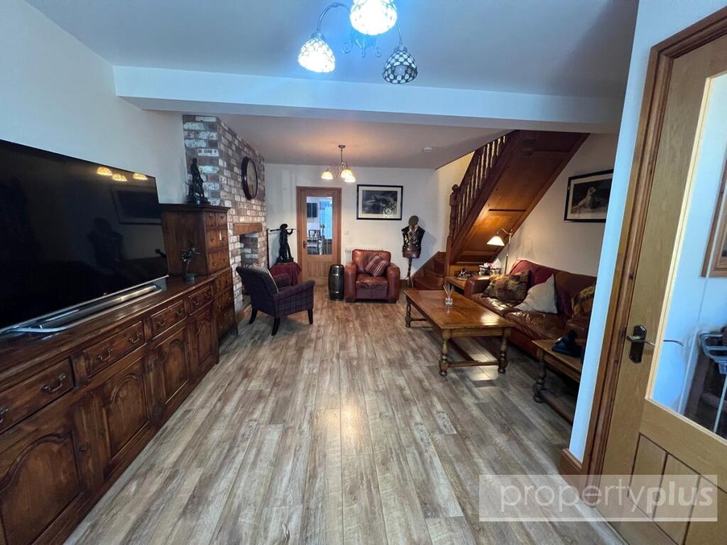 Tylacelyn Road, Tonypandy, Rhondda Cynon Taff, CF40 photo 4