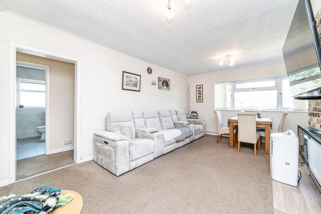 Links Drive, Tilehurst, Reading, RG30 - View 4