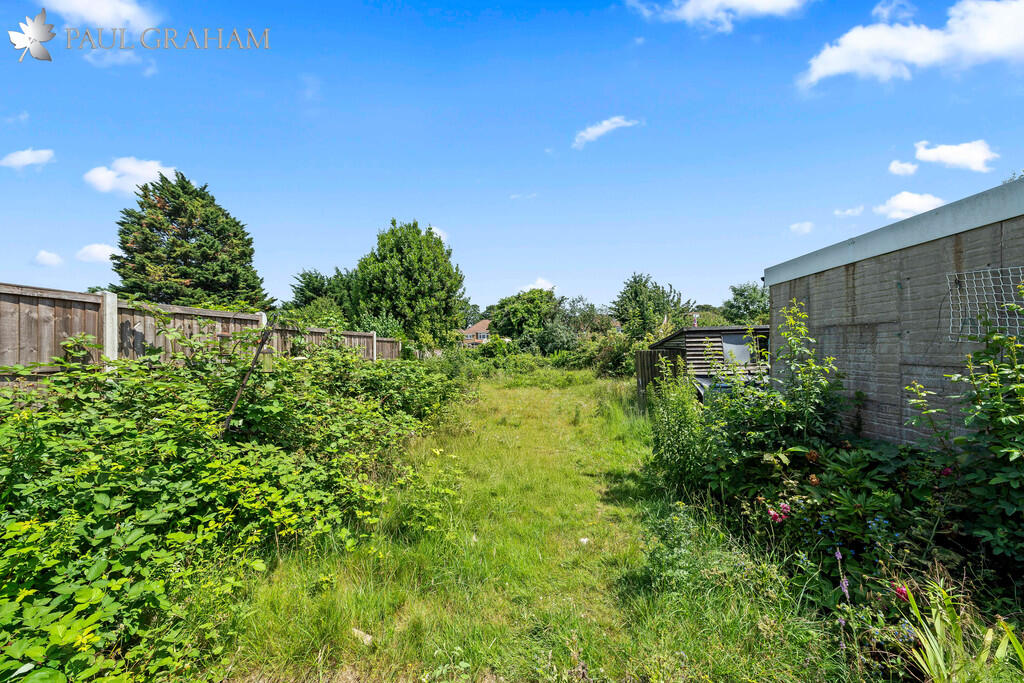 Plough Lane, Wallington photo 2