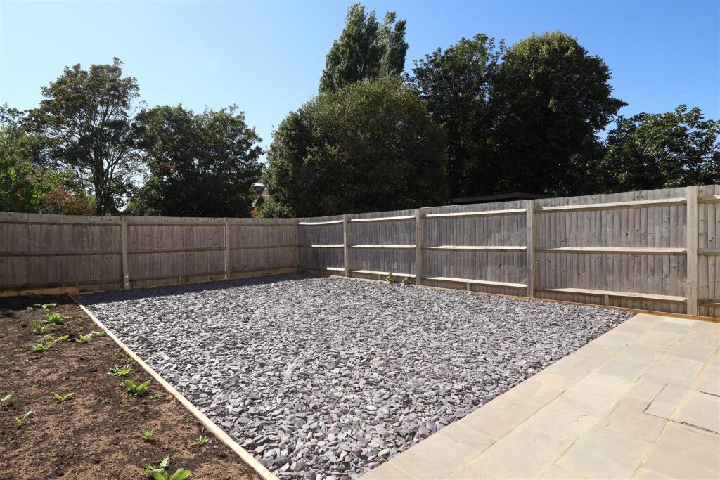 Apartment in Tonbridge - View 3