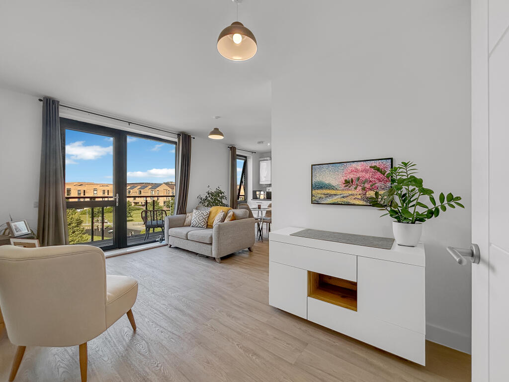 Apartment in Cambridge, Trumpington - View 4