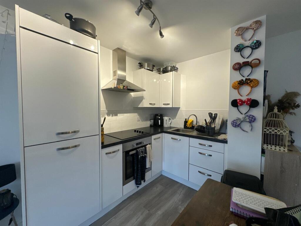 Apartment in Stafford, Staffordshire - View 4