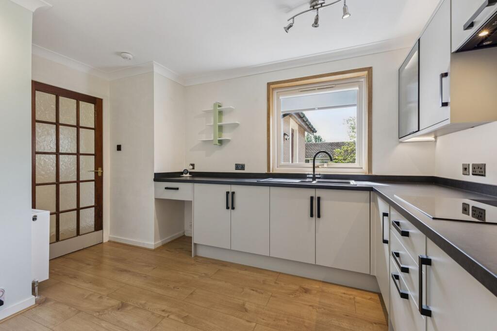 21, Colenhaugh, Stormontfield, PH2 photo 4