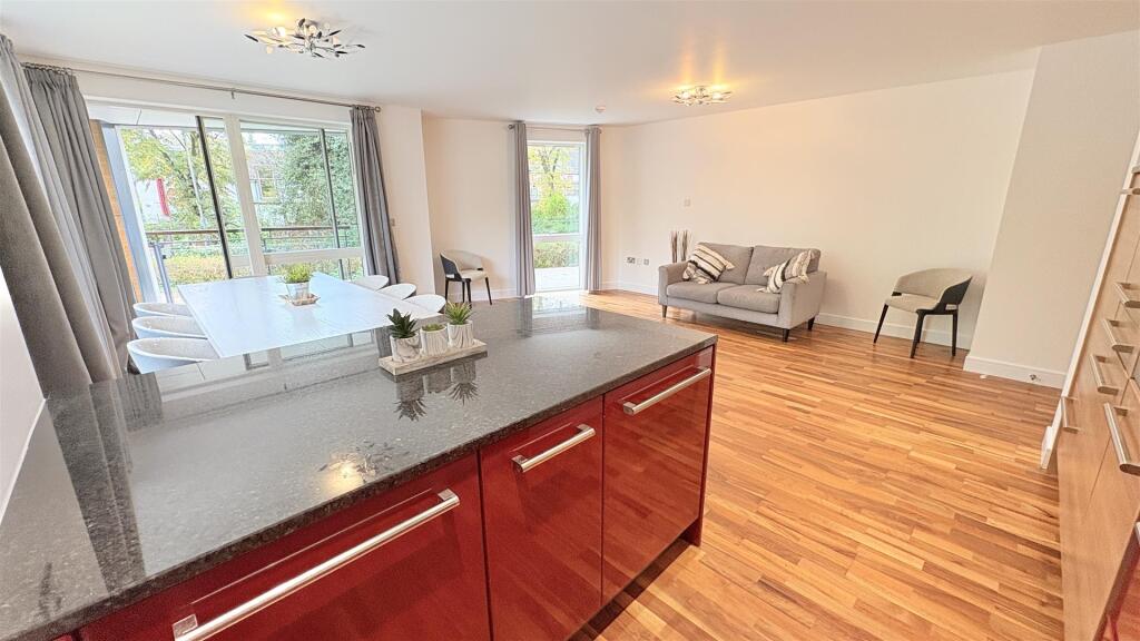 Apartment in Birmingham - More