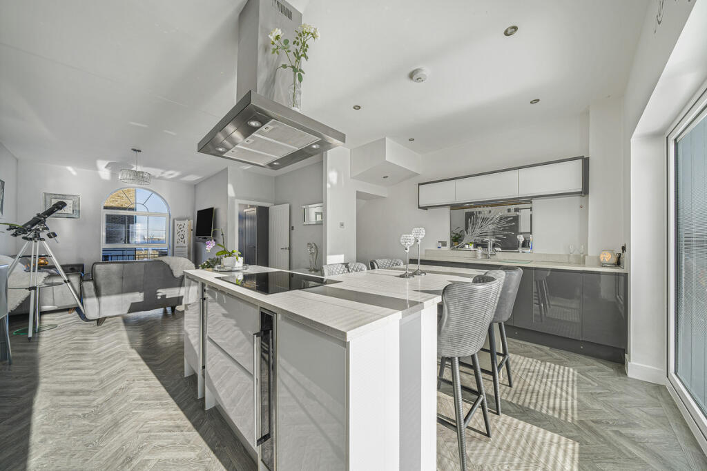 Main image of property: Frobisher Way, Greenhithe, DA9 9JN