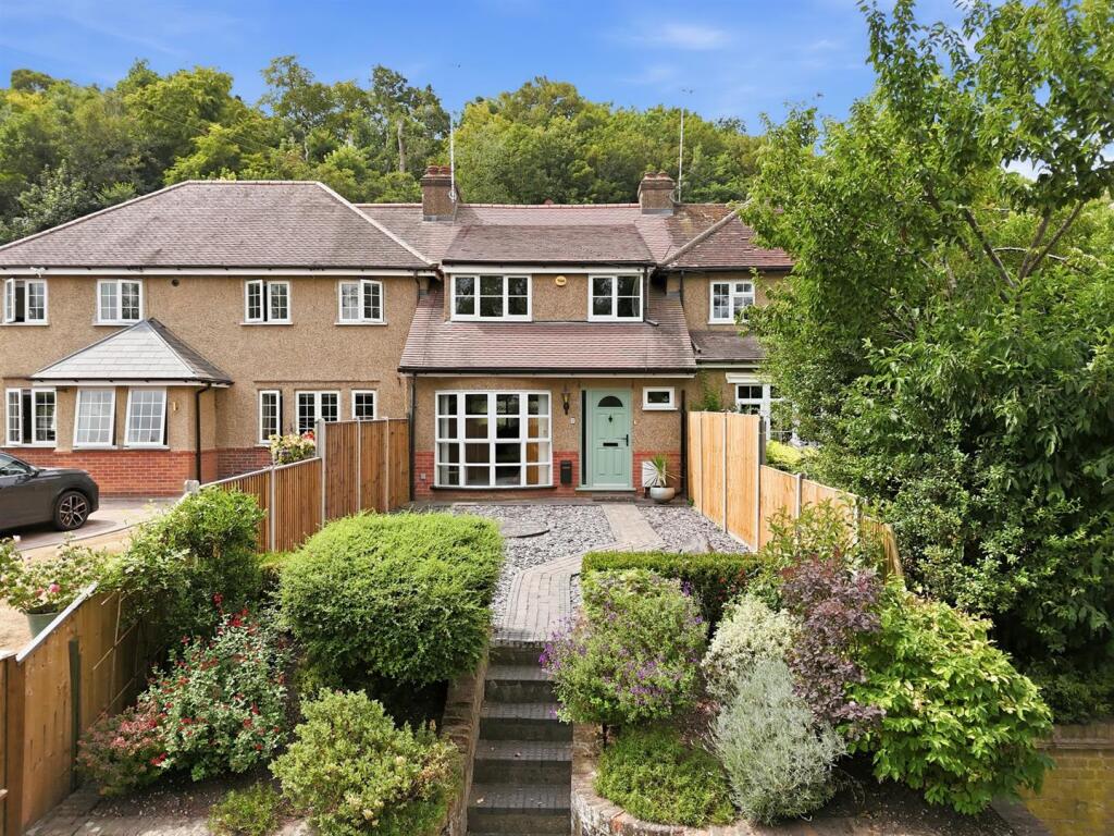 3 bedroom terraced house for sale in Oak Tree Cottages - Great Amwell