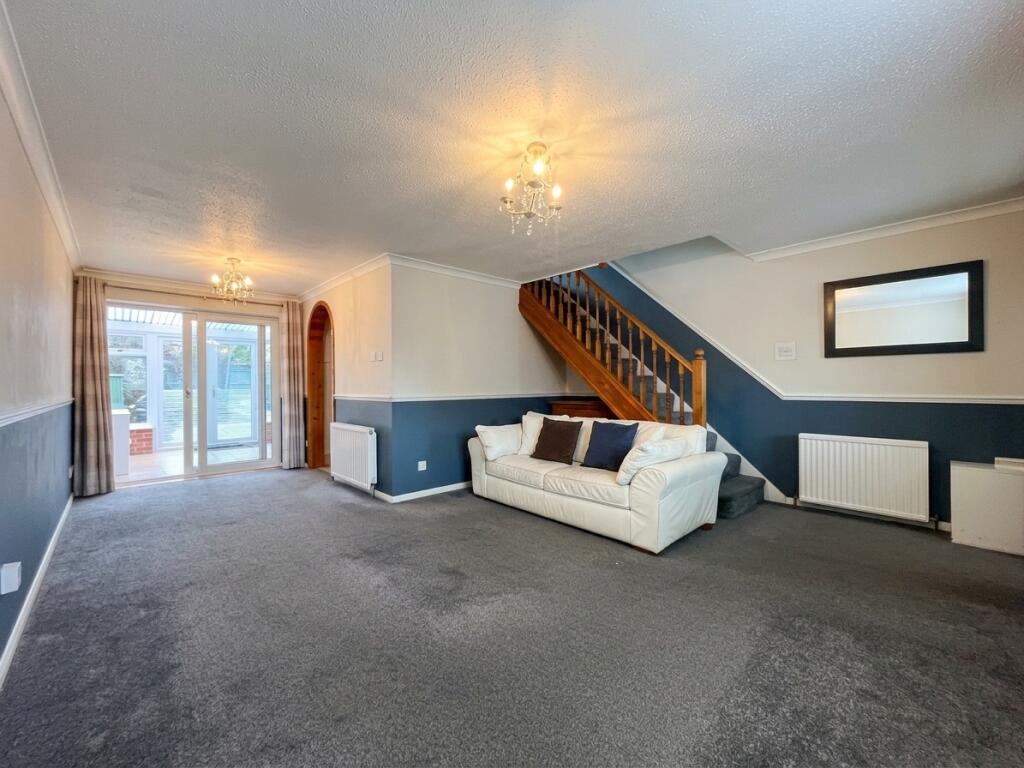 House in Luton, Farley Hill - View 2
