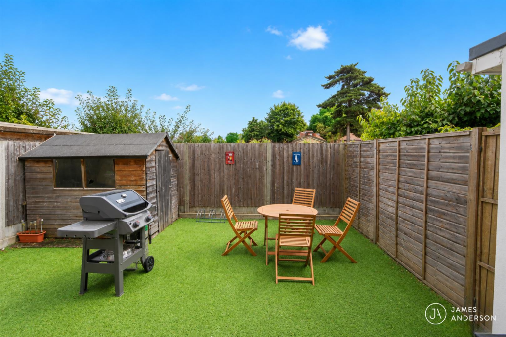 House in London - View 2