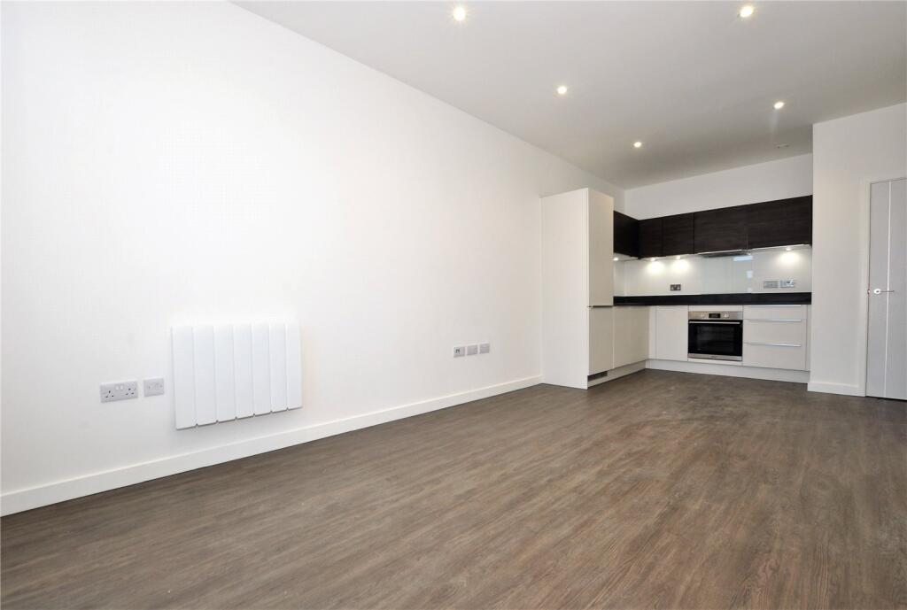 Apartment in Twickenham - View 2