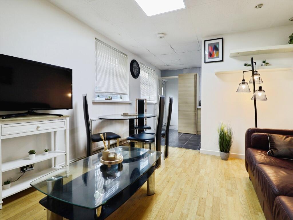 Main image of property: Ruthin Gardens, Caerdydd, CF24