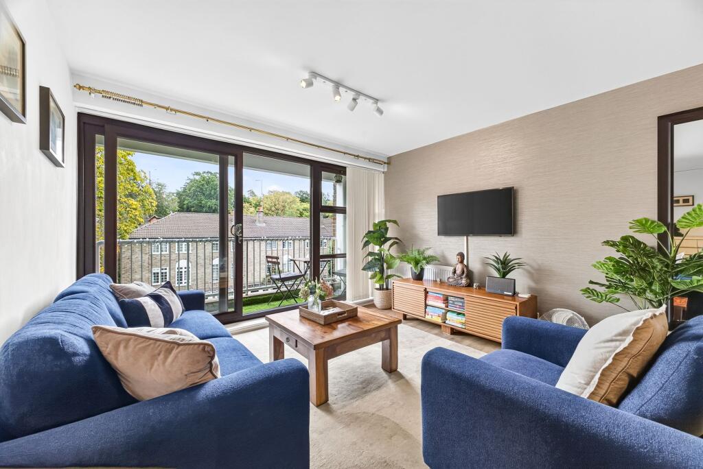 Apartment in Kingston upon Thames - View 3